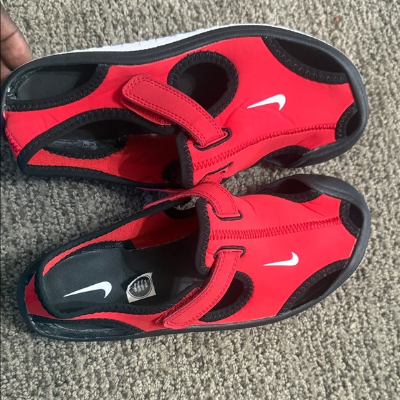 Nike Kids Red and Black Water Shoes - Picture 1 of 6